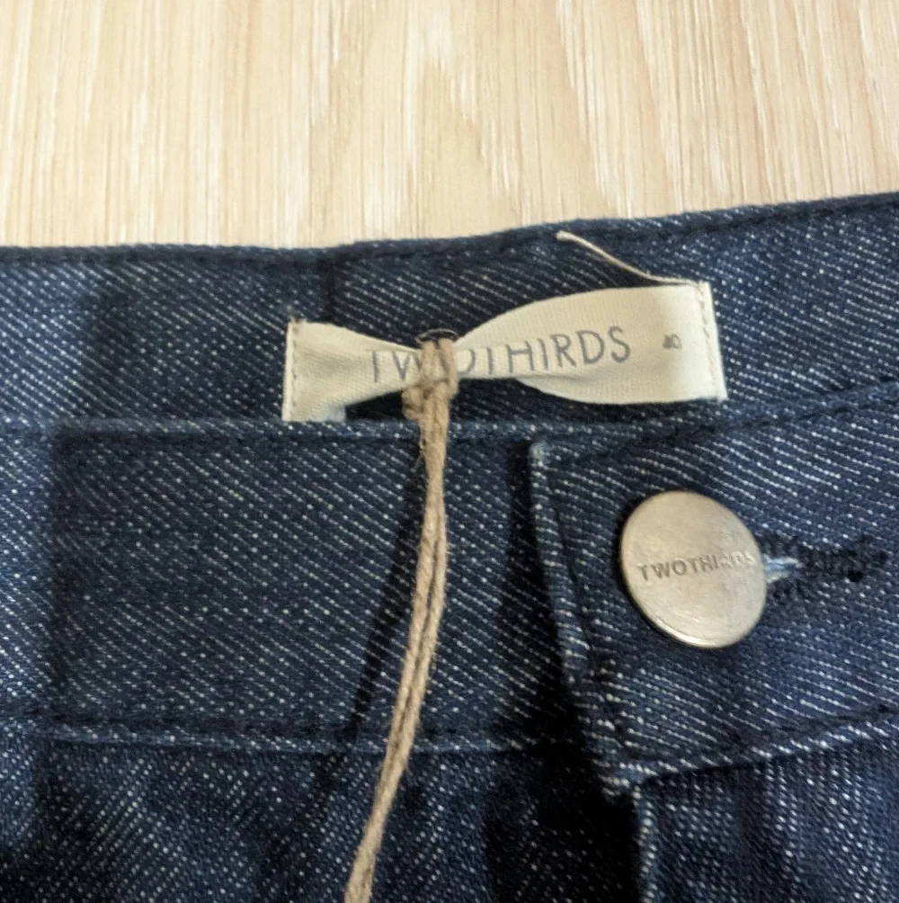 TwoThirds NWT Kiritibati Jeans in Dark Blue - Picture 4 of 16